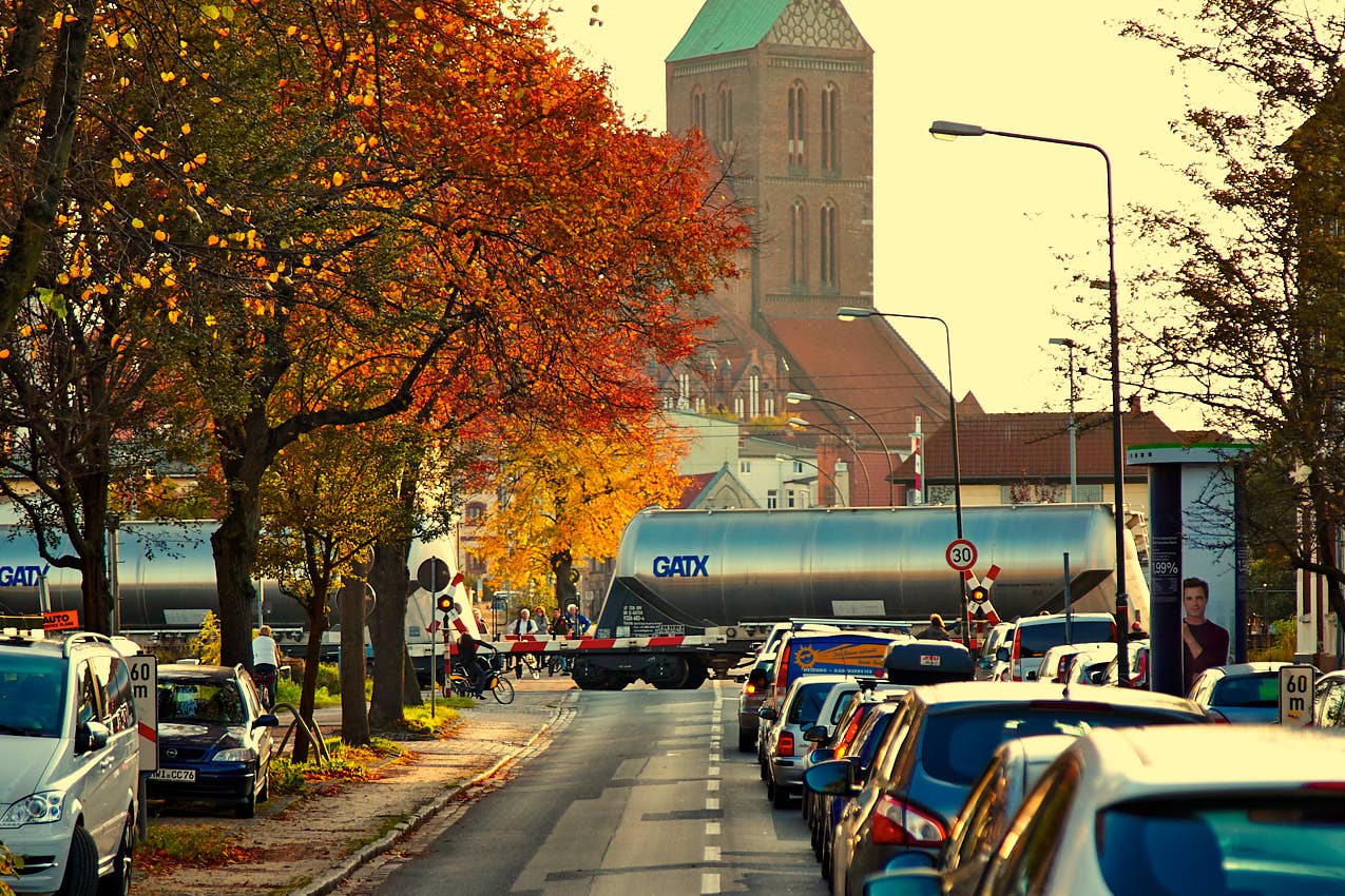 Bahnübergang in Wismar, Serie für Güterwagenvermieter